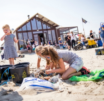 Een schoon strand